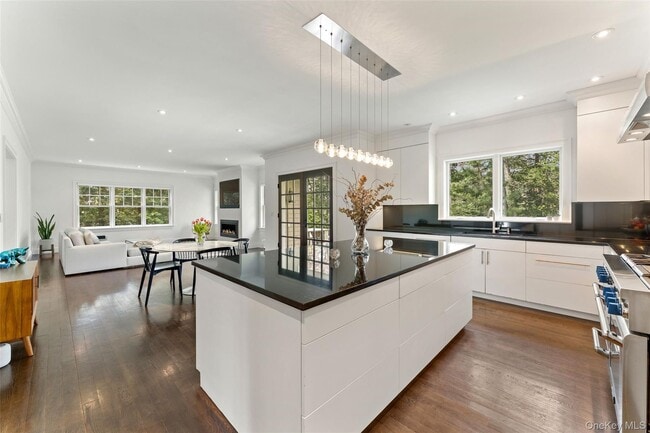 Building Photo - 20 Brookline Rd