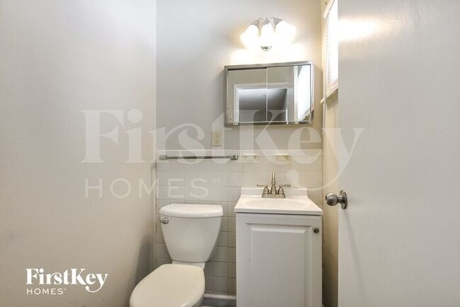 Building Photo - 12029 Glengrove Dr