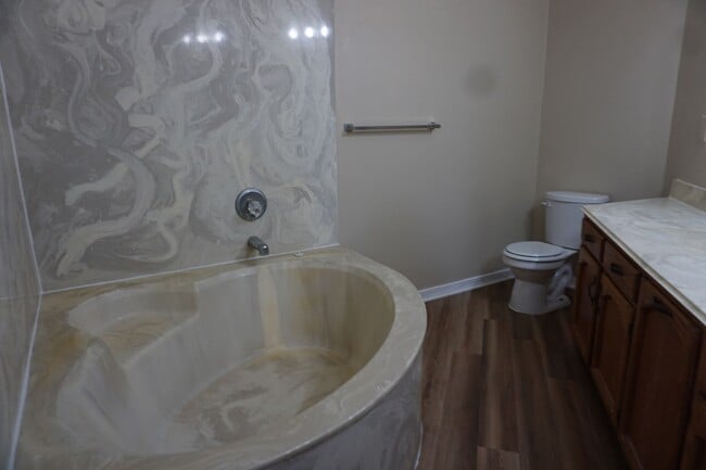 Building Photo - 3 bedroom townhome in Arlington