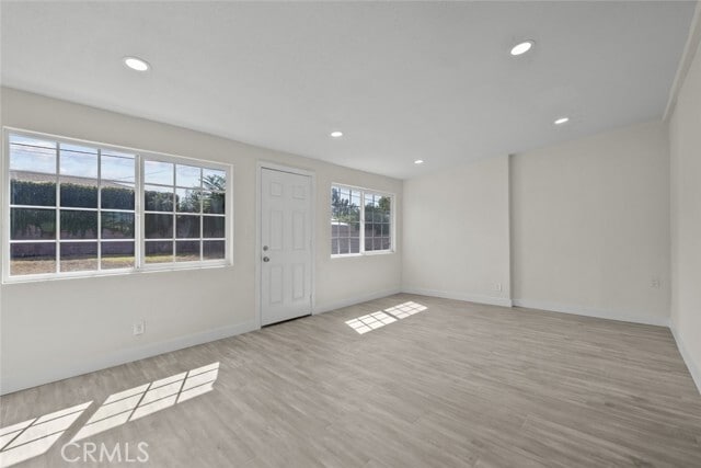 Building Photo - 5040 N Lyman Ave