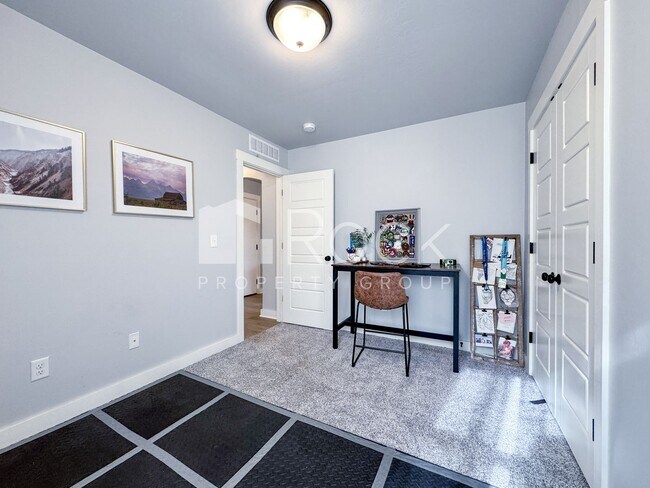 Building Photo - 3-bedroom home with Storm Shelter in Westmoore area