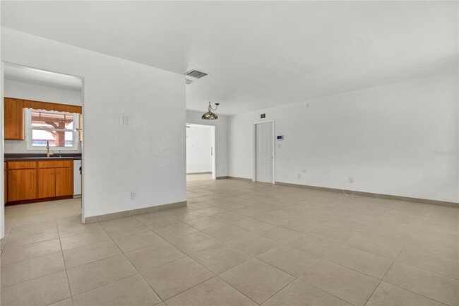 Building Photo - 2675 East Bay Isle Dr SE