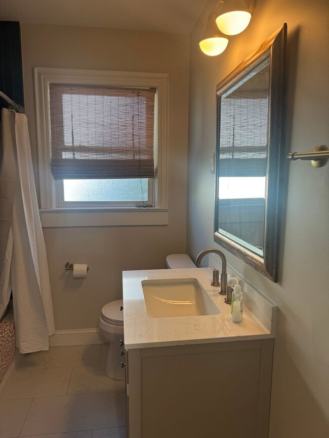 Building Photo - Fantastic Location & Price......More pictu...