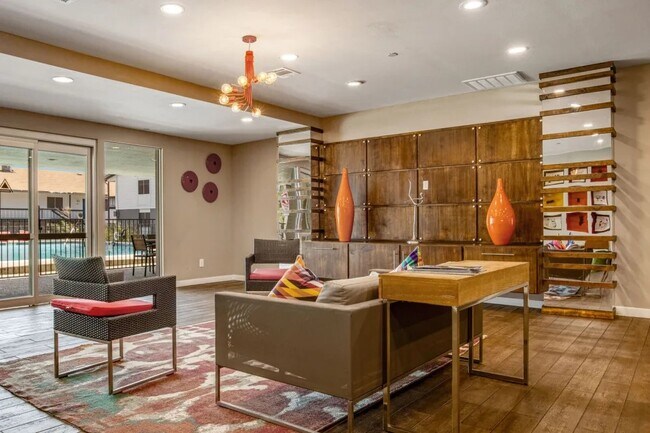 Building Photo - 2101 Burton Dr