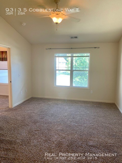 Building Photo - 3 Bedroom Condo in Franklin! Available Now!