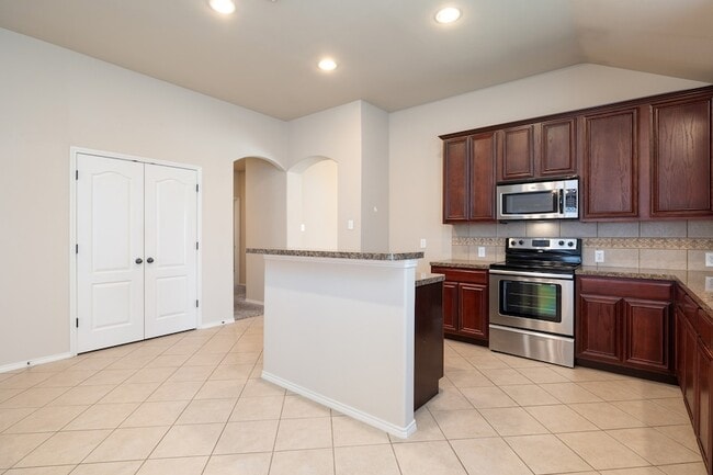 Building Photo - 6237 Chalk Hollow Dr