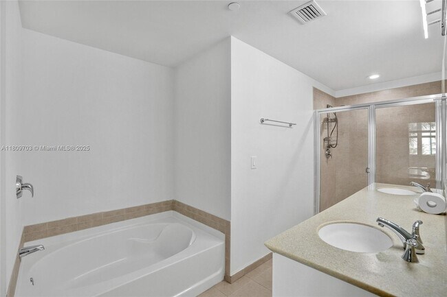 Building Photo - 3340 NE 190th St
