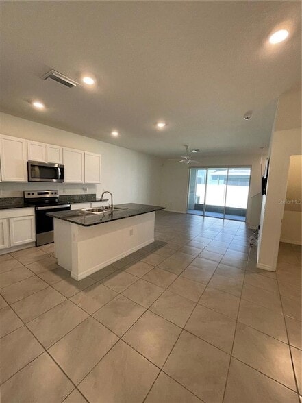 Building Photo - 2883 Peony Pr Ln