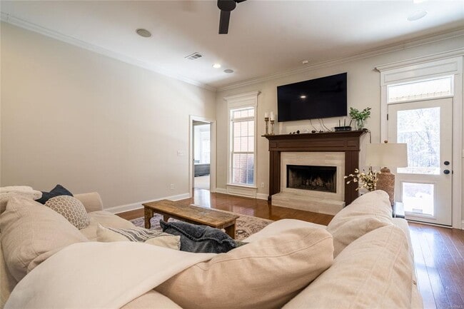 Building Photo - 124 Pine Bark Ct