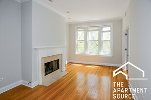 Building Photo - 3852 N Southport Ave