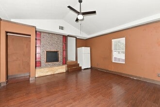Building Photo - 623 W Owings St