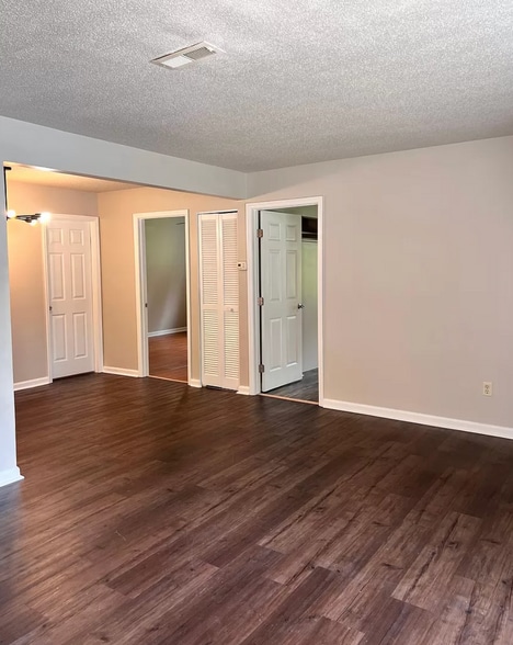 Building Photo - 511 Poplar St