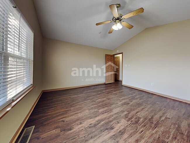Building Photo - 6676 Wimbledon Drive