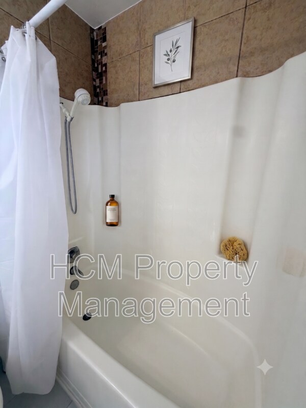 Building Photo - 23709 Maidstone Pl