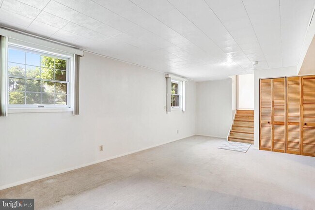 Building Photo - 1803 E Beech Rd