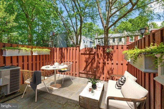 Building Photo - 2120 Whisperwood Glen Ln