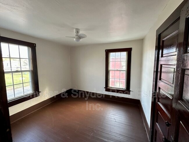 Building Photo - 362 E South St