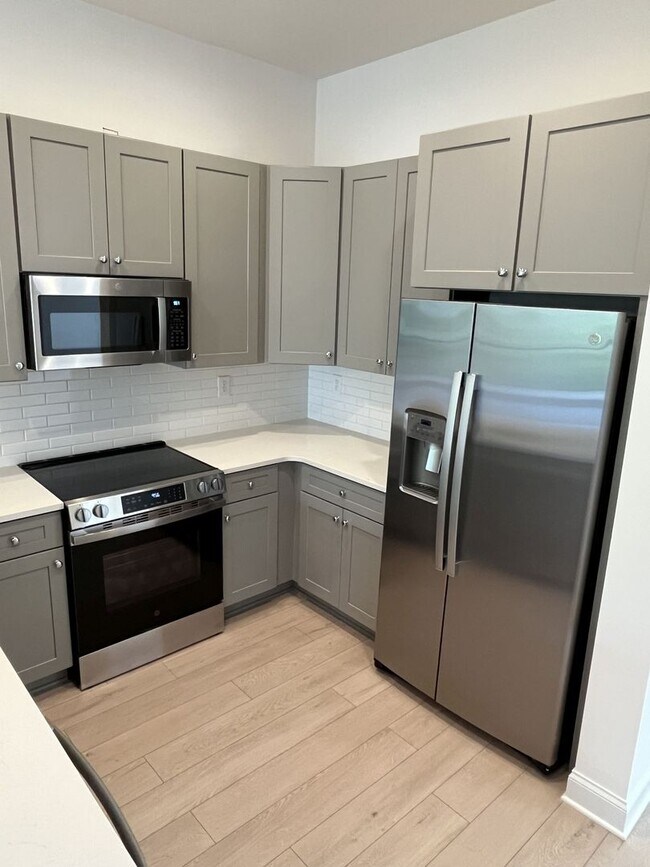 Building Photo - Brand New 2 Bed Condo in Cornelius