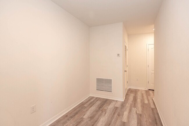 Building Photo - 8 Bella Oaks Dr