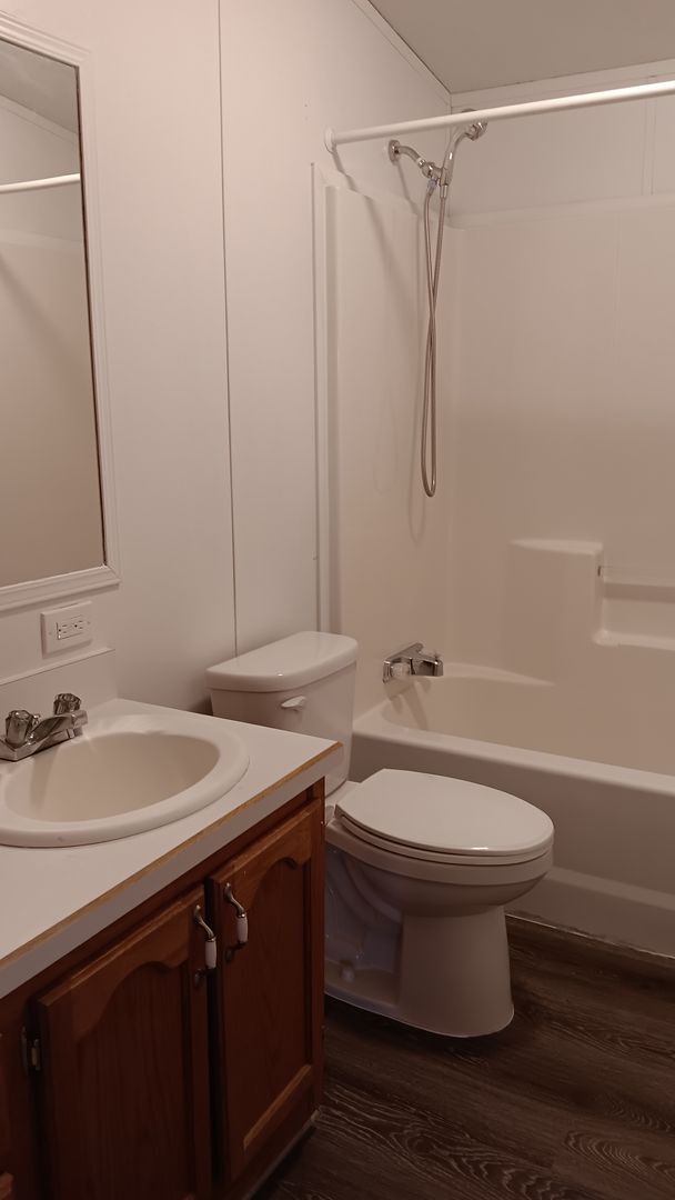 Building Photo - Nice home in a quiet neighborhood