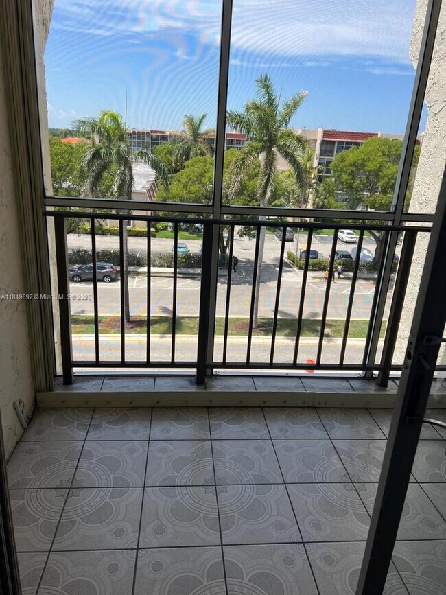 Building Photo - 2000 Atlantic Shores Blvd