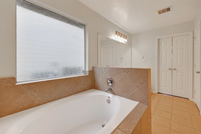 Building Photo - 22106 Galapagos Ct