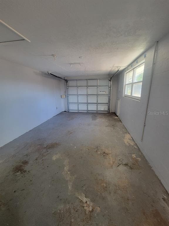 Building Photo - 10225 Gardenia Ln