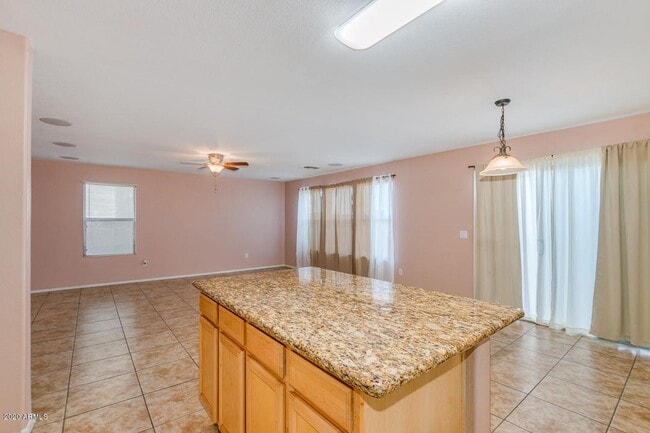 Building Photo - Charming 4 Bed home in Avondale with commu...