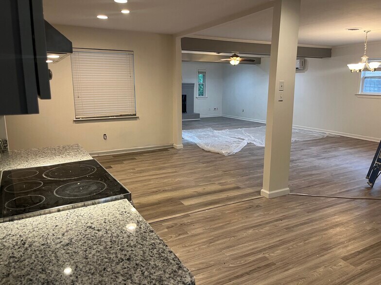Building Photo - 4840 Brandywine Dr