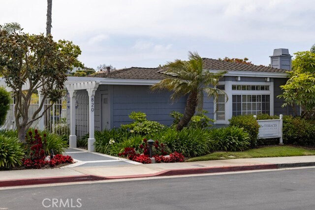 Building Photo - 930 Poppy Ln