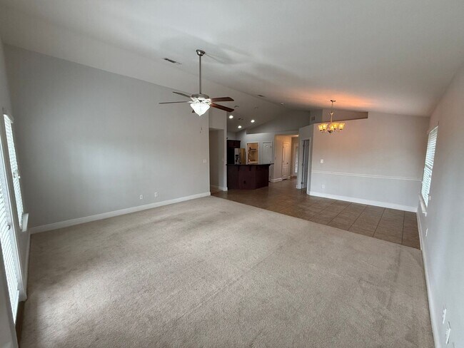Building Photo - Pensacola - Weatherstone - 4 bedroom, 2 bathroom - w/ lawn care included