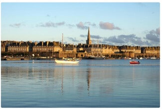 Building Photo - 4670 NE 2nd Ave