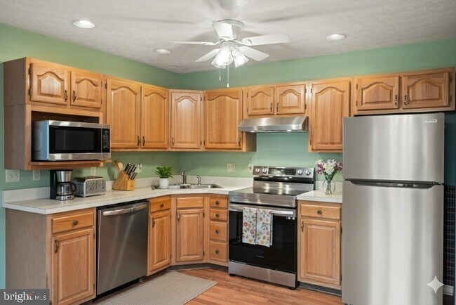 Building Photo - 112 Jefferson Ct