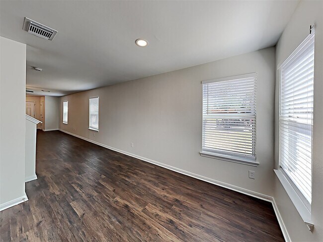 Building Photo - 18011 Shallow Leaf Ln