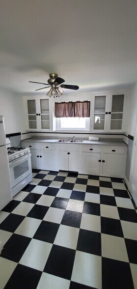 Kitchen - 98 Enola Ave