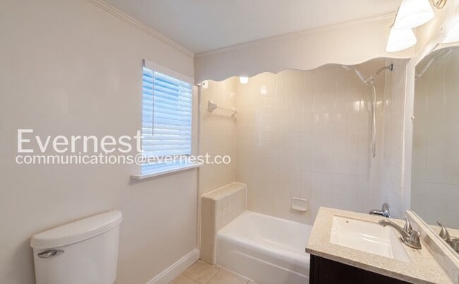 Building Photo - 5207 Evitt St