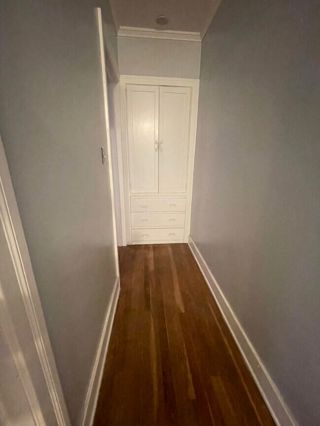 Linen Closet in Hallway - 2819 Griffith Park Blvd