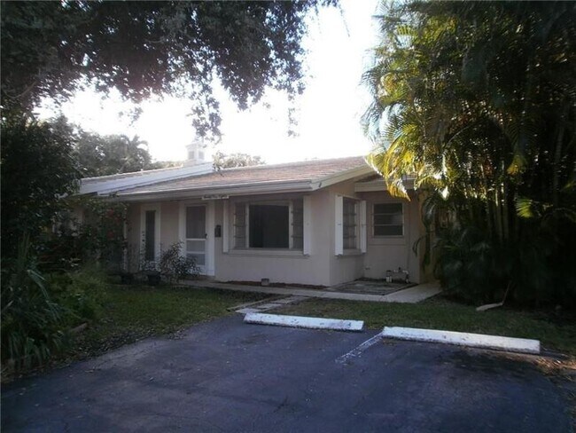 Building Photo - 2180 NE 44th St