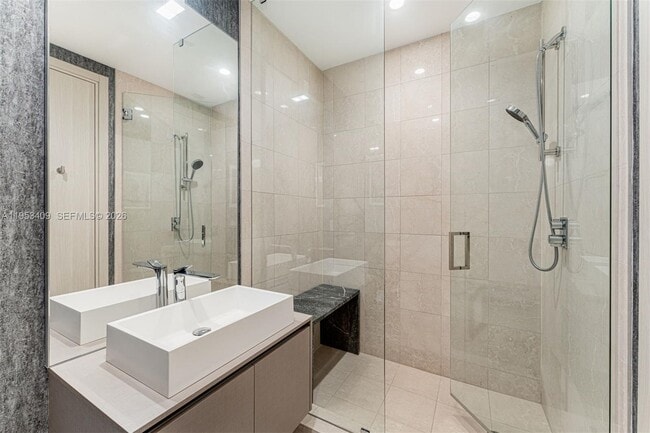 Building Photo - 1000 Brickell Plaza