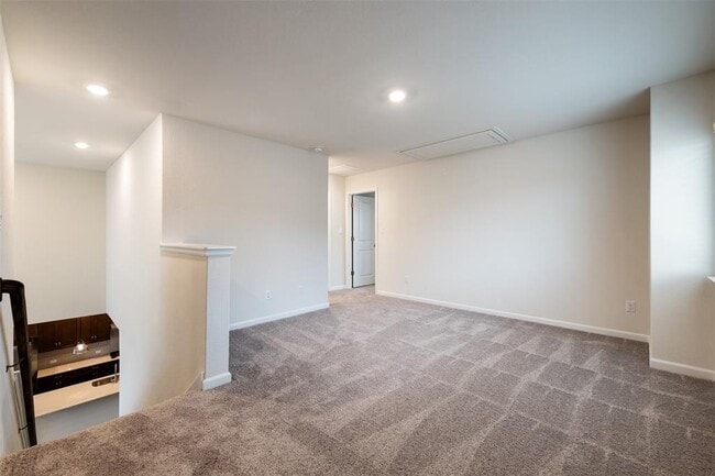 Building Photo - 801 Simmental Loop