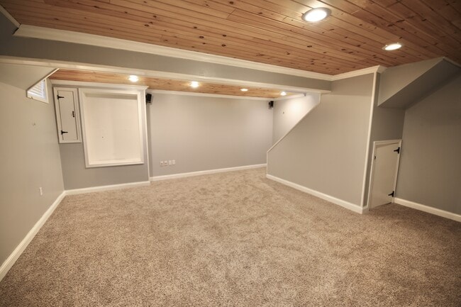 Building Photo - 4400 Greensbury Dr