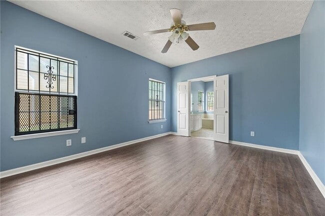 Building Photo - 4997 Wedgewood Pl
