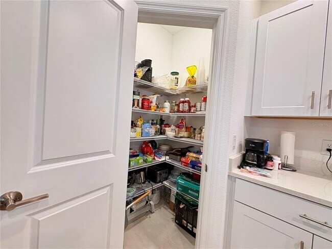 Building Photo - 5020 Revolutionary Wy