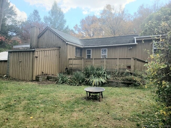 Building Photo - 18 Hilltop Dr