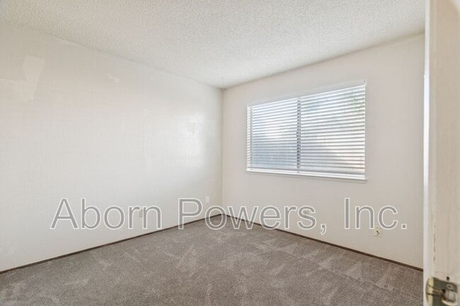 Building Photo - 7025 Catamaran Dr