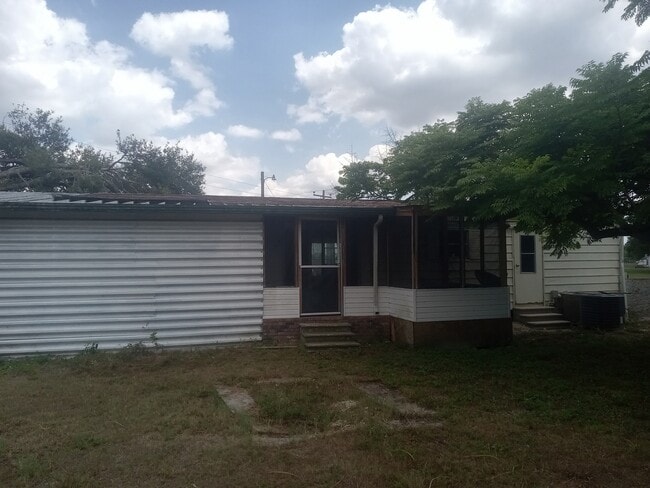 Building Photo - 7566 Peyraud Dr