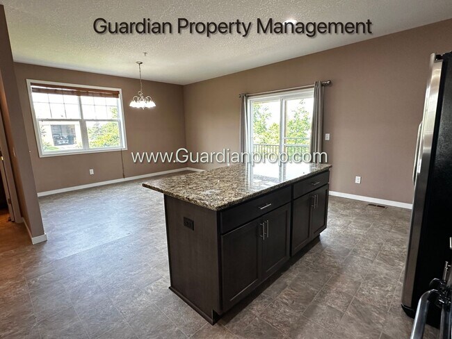 Building Photo - 11920 Emery Village Dr N