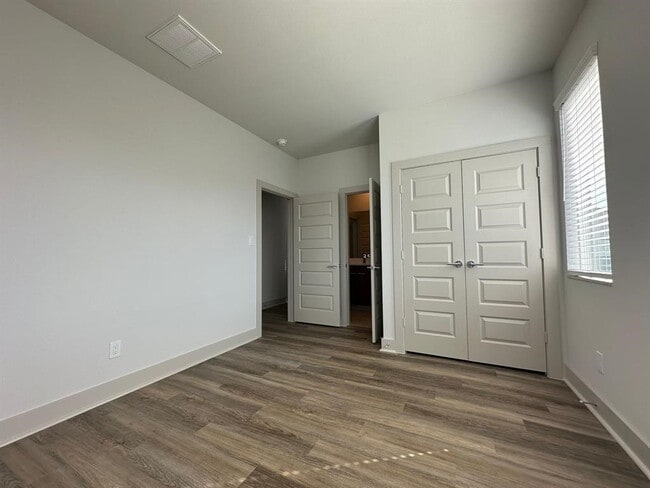 Building Photo - 6804 Troya Ln