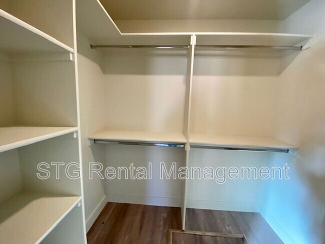 Building Photo - 939 S 25 W