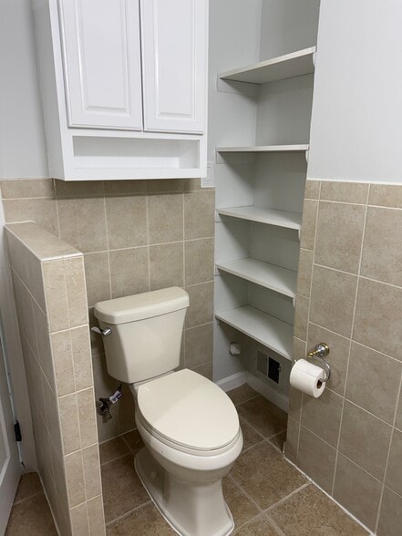 Building Photo - 5511 Henderson Way